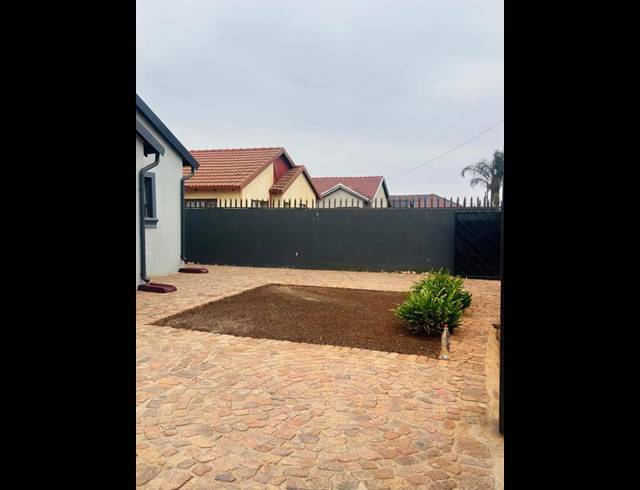 3 BEDROOM PROPERTY TO RENT IN VOSLOORUS EXT 6